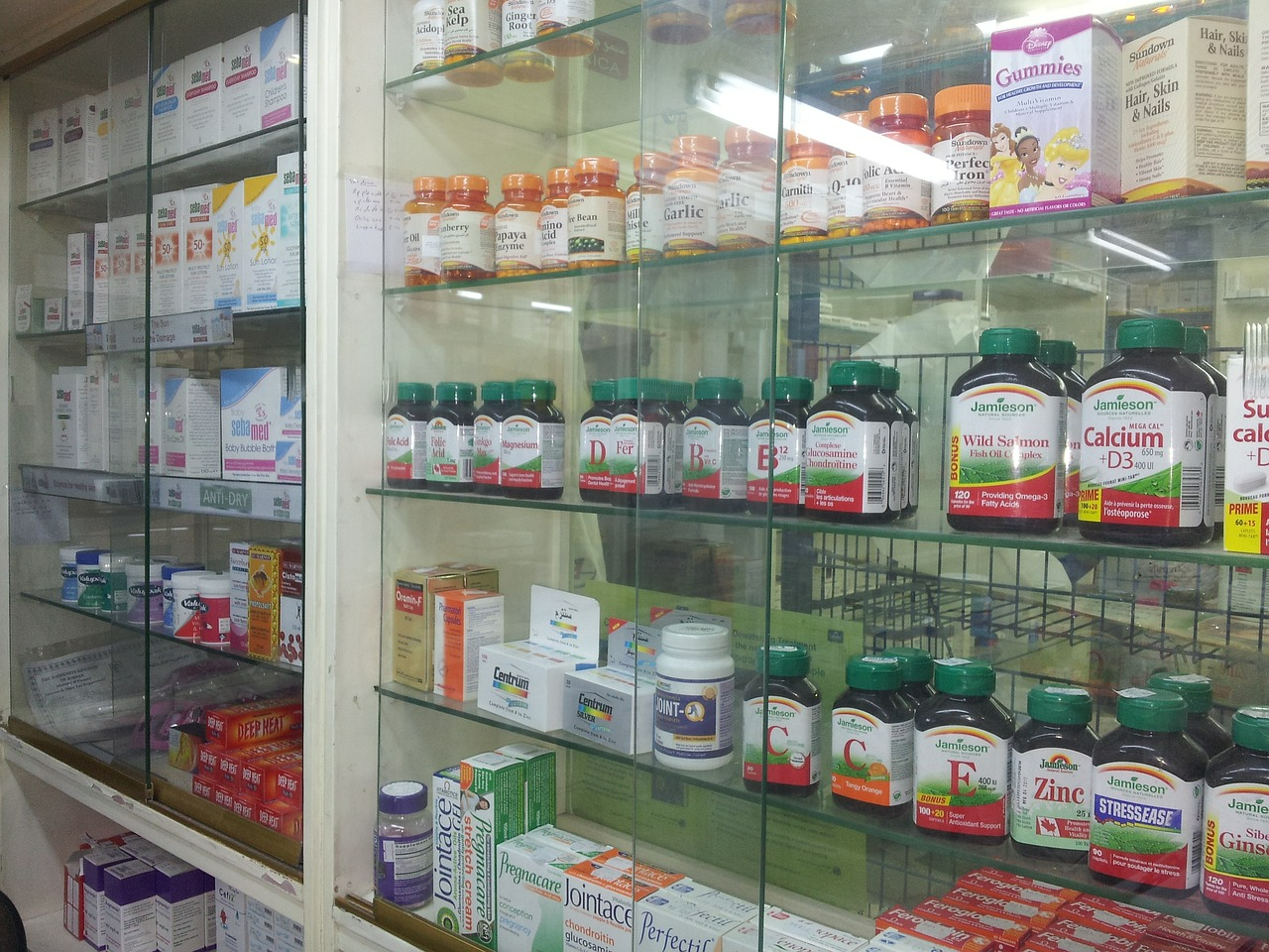 pharmacy-218692_1280.jpg